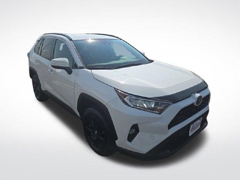 2020 Toyota RAV4 XLE Super White, Plymouth, WI