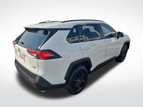 2020 Toyota RAV4 XLE Super White, Plymouth, WI