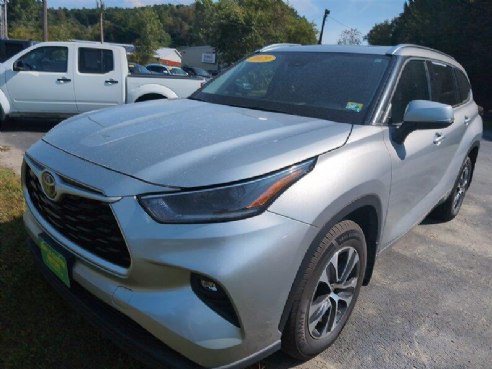 2021 Toyota Highlander XLE Celestial Silver Metallic, Saint Johnsbury, VT