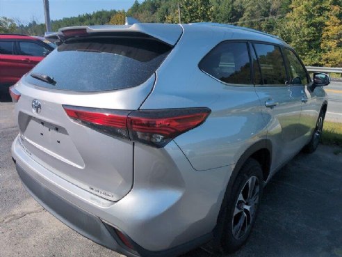 2021 Toyota Highlander XLE Celestial Silver Metallic, Saint Johnsbury, VT