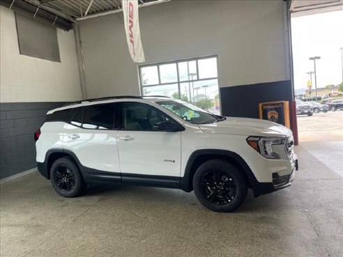 2024 GMC Terrain AT4 White, Plymouth, WI