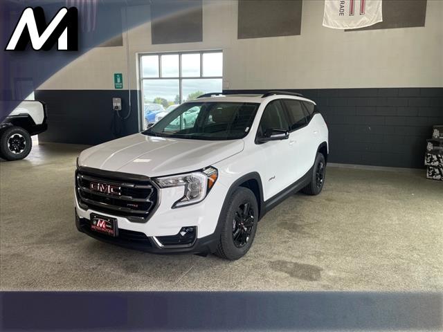 2024 GMC Terrain AT4 White, Plymouth, WI