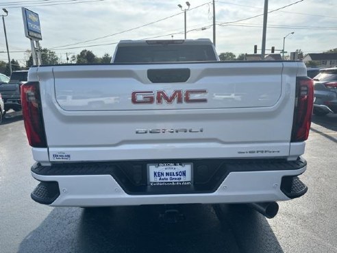 2025 GMC Sierra 2500HD Denali White, Dixon, IL