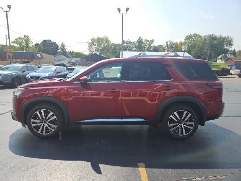 2024 Nissan Pathfinder Platinum Red, Dixon, IL