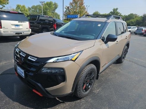 2025 Nissan Rogue Beige, Dixon, IL