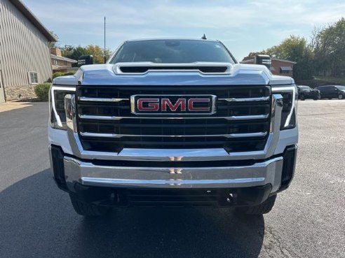 2024 GMC Sierra 3500HD SLE White, Dixon, IL