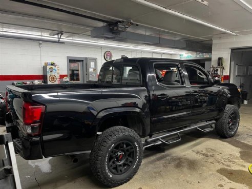 2018 Toyota Tacoma SR V6 4x4 4dr Double Cab 5.0 ft SB Black, East Barre, VT