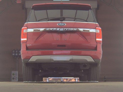 2021 Ford Expedition XLT Rapid Red Metallic Tinted Clearcoat, Plymouth, WI