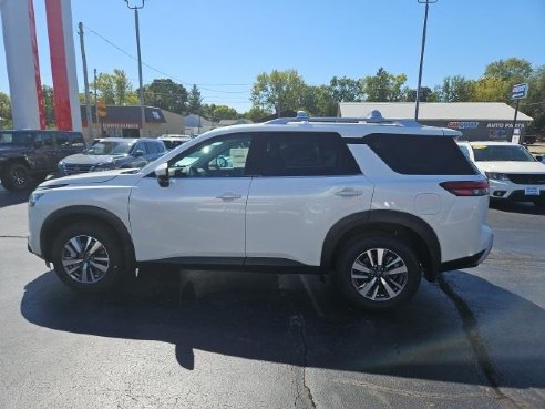 2024 Nissan Pathfinder SL White, Dixon, IL