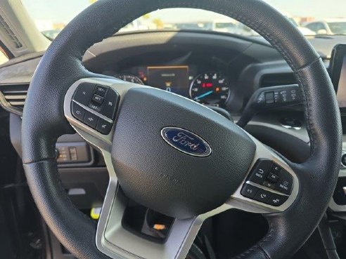 2022 Ford Explorer XLT Jewel Red Metallic Tinted Clearcoat, Plymouth, WI