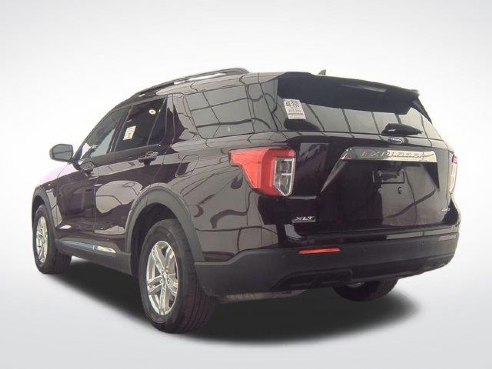 2022 Ford Explorer XLT Jewel Red Metallic Tinted Clearcoat, Plymouth, WI