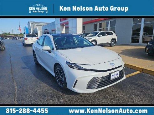 2025 Toyota Camry XLE Off-white, Dixon, IL