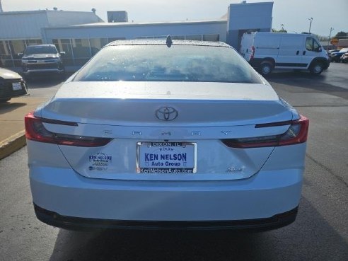 2025 Toyota Camry XLE Off-white, Dixon, IL