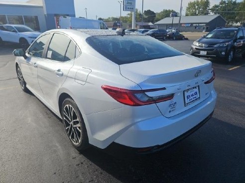 2025 Toyota Camry XLE Off-white, Dixon, IL