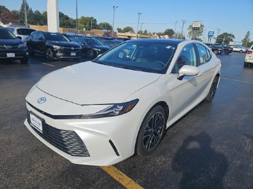 2025 Toyota Camry XLE Off-white, Dixon, IL