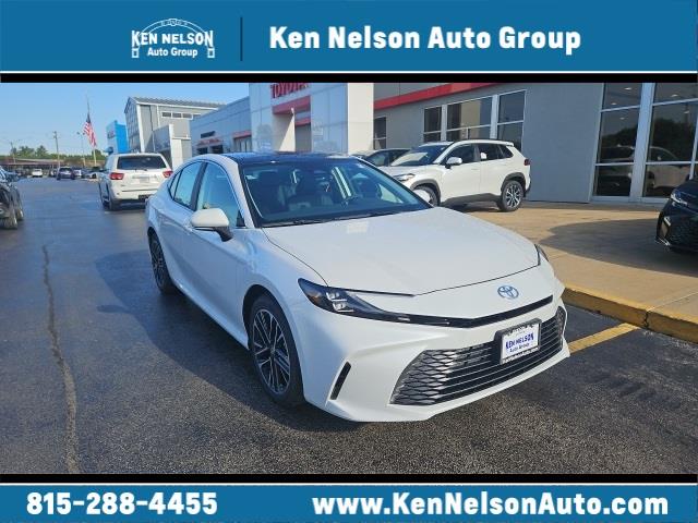 2025 Toyota Camry XLE Off-white, Dixon, IL