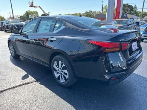 2025 Nissan Altima 2.5 S Black, Dixon, IL