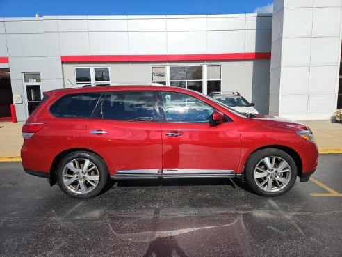 2016 Nissan Pathfinder Platinum Red, Dixon, IL