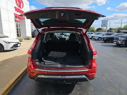 2016 Nissan Pathfinder Platinum Red, Dixon, IL