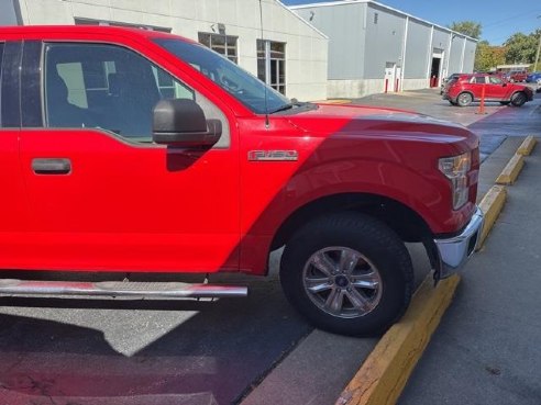 2015 Ford F-150 XLT Red, Dixon, IL