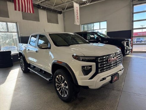 2023 GMC Canyon Denali White, Plymouth, WI