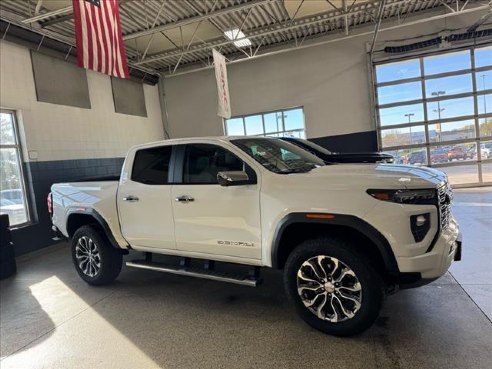 2023 GMC Canyon Denali White, Plymouth, WI